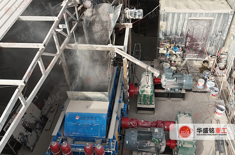 山西時產100噸石灰石全液壓對輥制砂機